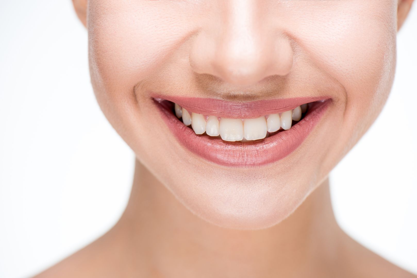 Kompositveneers: Die praktische Alternative zu Keramikveneers